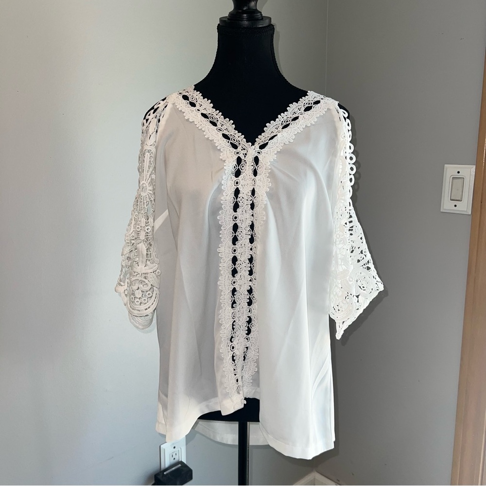 White Top / Cute Womens Top / Plus Size / Size 2X / New without Tags